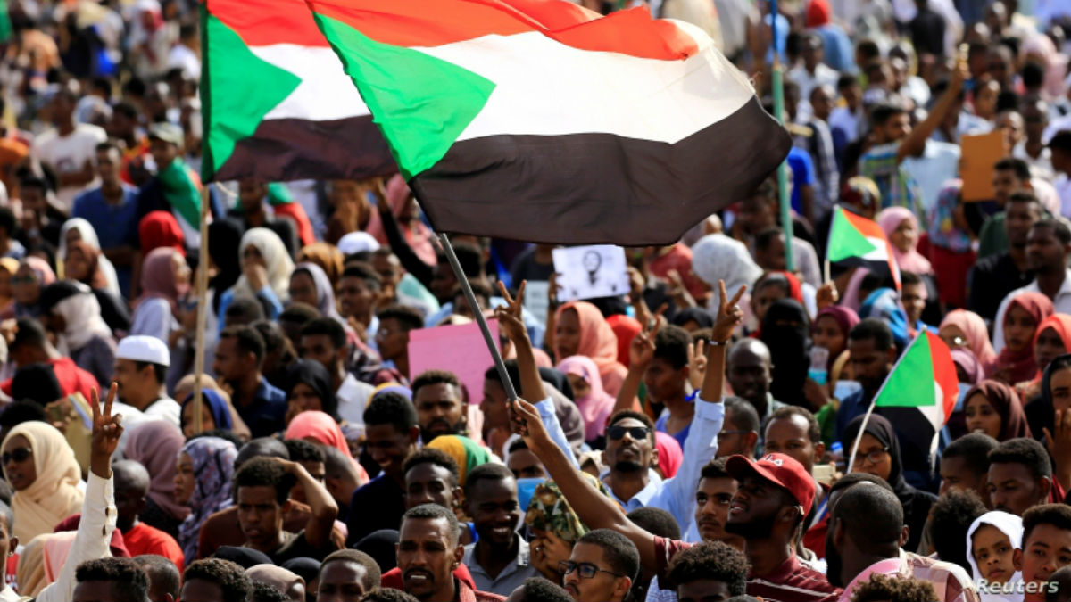 الإسلاميون والثورة السودانية:  قراءة في مأزق الخطاب وتحولاته